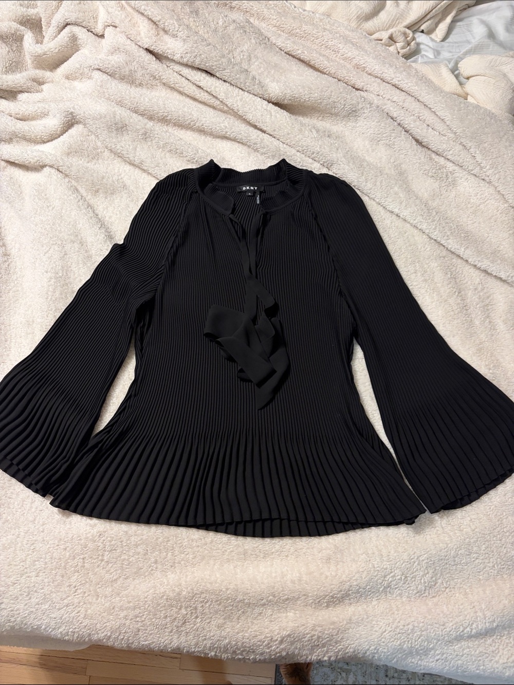 DKNY Black Pleated Tie-Neck Long Sleeve Blouse